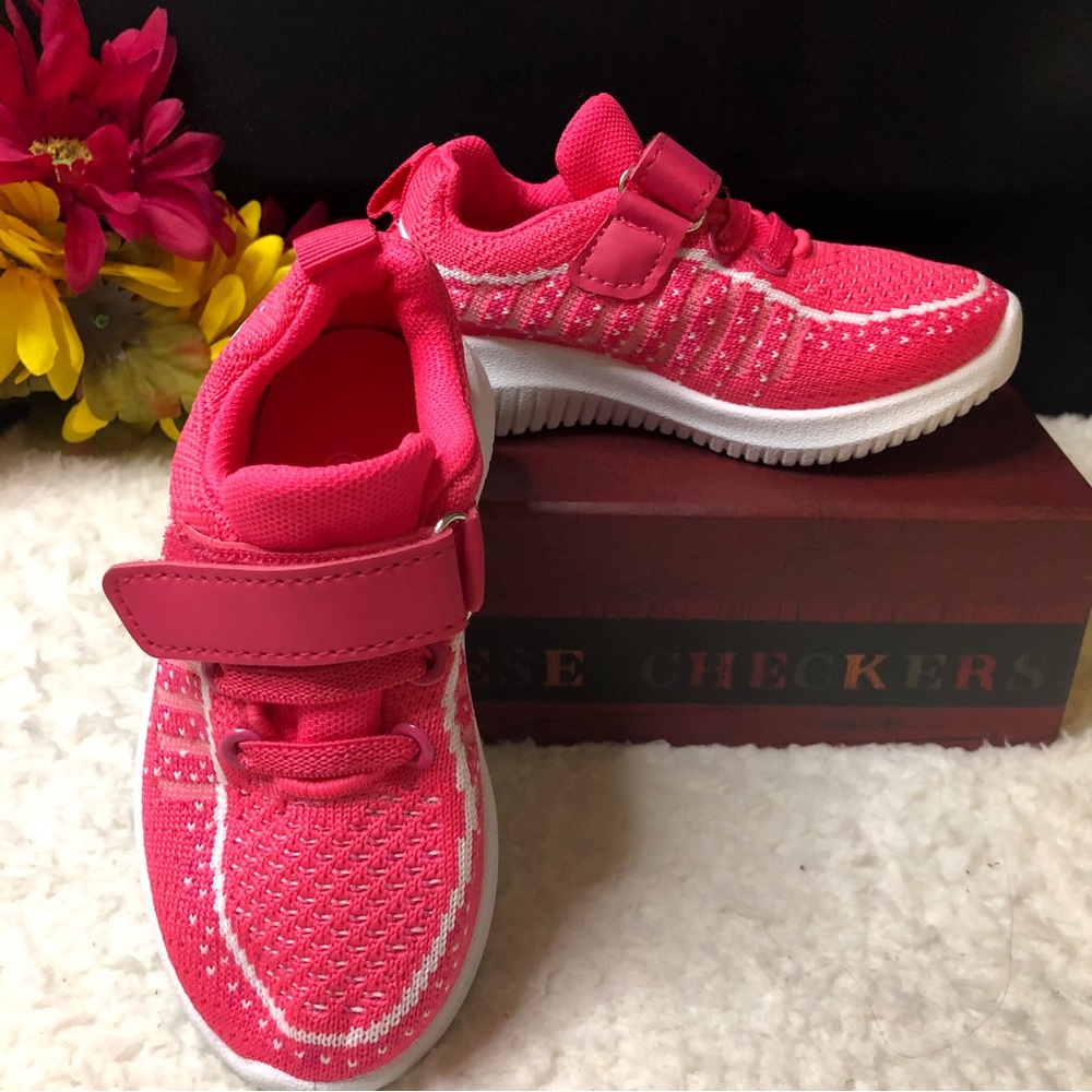Brand New Comfortable & Flexible Tennis Shoes Child Size 6